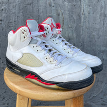 Load image into Gallery viewer, Air Jordan 5 Retro &#39;Fire Red&#39; Size 10.5
