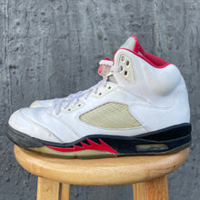 Load image into Gallery viewer, Air Jordan 5 Retro &#39;Fire Red&#39; Size 10.5
