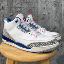 Load image into Gallery viewer, Air Jordan 3 Retro True Blue Size 13
