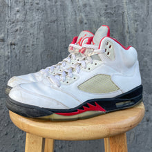 Load image into Gallery viewer, Air Jordan 5 Retro &#39;Fire Red&#39; Size 10.5
