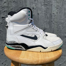 Load image into Gallery viewer, Nike Air Command Force Hyper Jade Size 11
