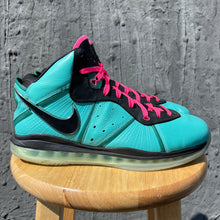 Load image into Gallery viewer, Nike Lebron 8 Pre-Heat &quot;South Beach&quot; Size 11
