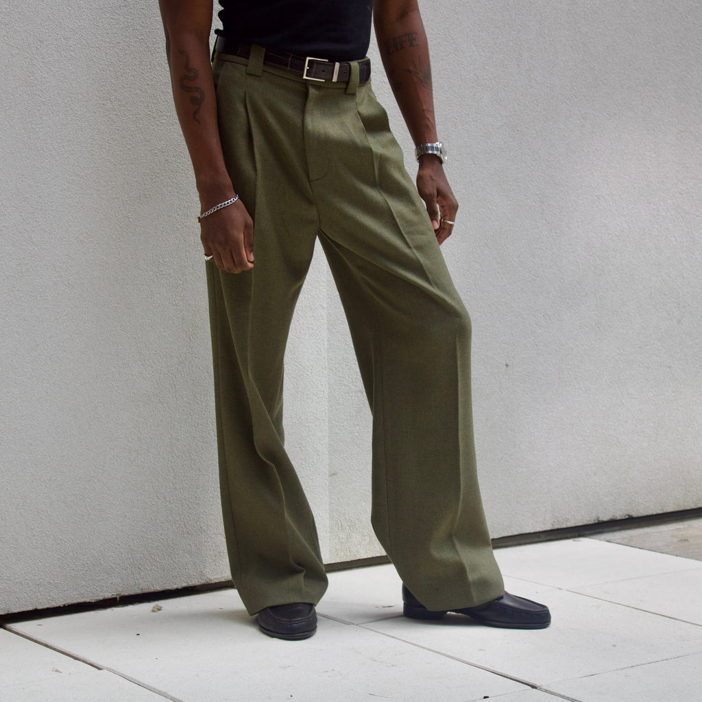 The George Wide-Fit Pleated Trouser
