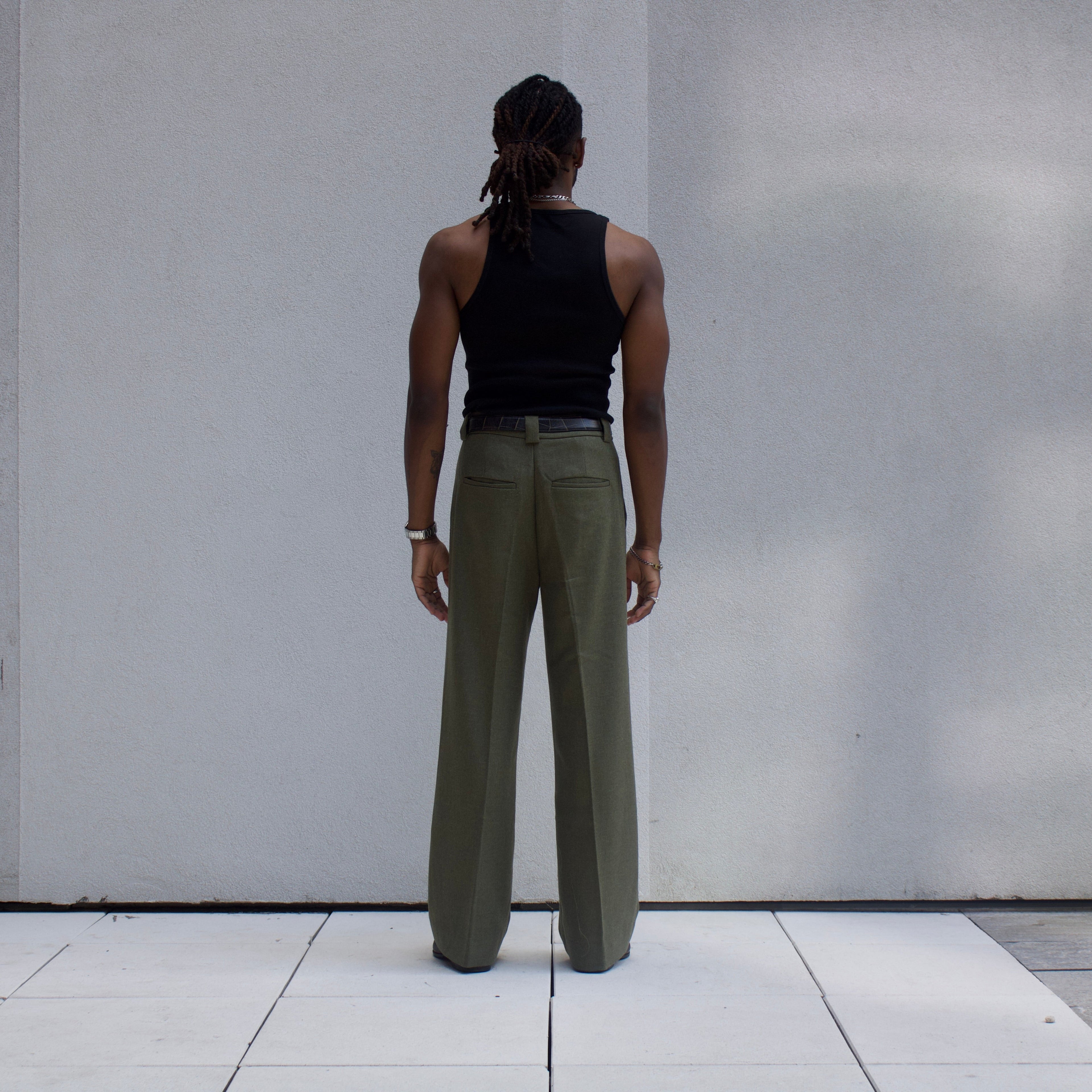 The George Wide-Fit Pleated Trouser