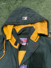 Load image into Gallery viewer, Vintage Green Bay Packers Starter Sideline Jacket Size L
